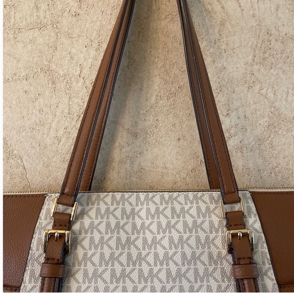 Michael Kors Charlotte Large Logo and Leather Top Zip Tote Bag - Picture 4 of 10